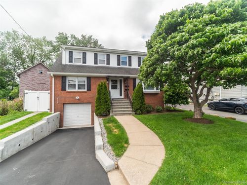 33 Grant St, Port Chester, NY, 10573-4794 | Card Image