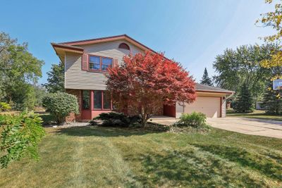 11404 N Country View Drive, House other with 4 bedrooms, 2 bathrooms and null parking in MEQUON WI | Image 1