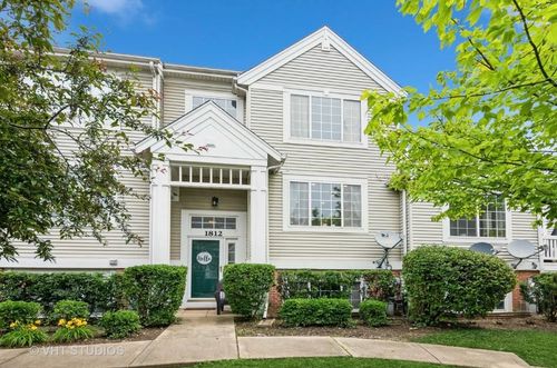 1812 Whirlaway Ct, Glendale Heights, IL, 60139-1300 | Card Image
