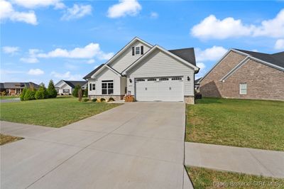 2079 Prestwick Place, Home with 3 bedrooms, 2 bathrooms and null parking in Henryville IN | Image 3