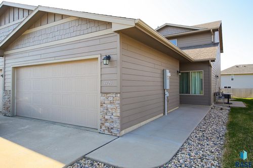 4423 W Townsley Pl, Sioux Falls, SD, 57108-8608 | Card Image