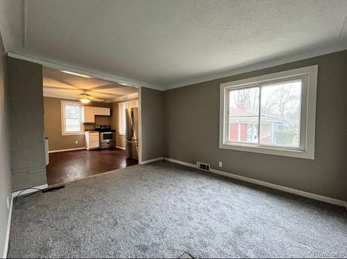 5644 Gertrude St, Dearborn Heights, MI, 48125-2812 | Card Image