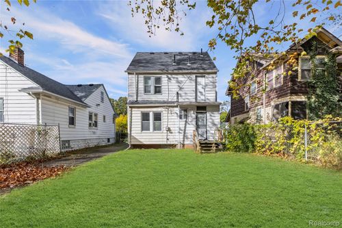 13558 Pinehurst St, Detroit, MI, 48238-2234 | Card Image