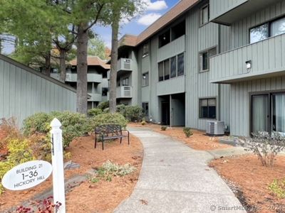 34 - 34 Hickory Hill, Condo with 2 bedrooms, 2 bathrooms and null parking in Southington CT | Image 1