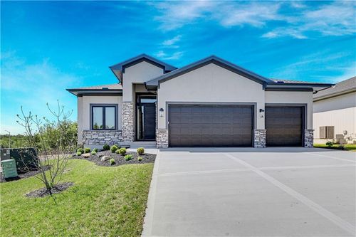 25047 W 98th Pl, Lenexa, KS, 66227-7394 | Card Image