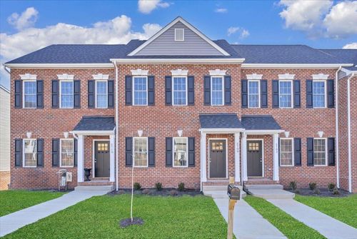 5655 Huntridge Rd, Roanoke, VA, 24012-8585 | Card Image