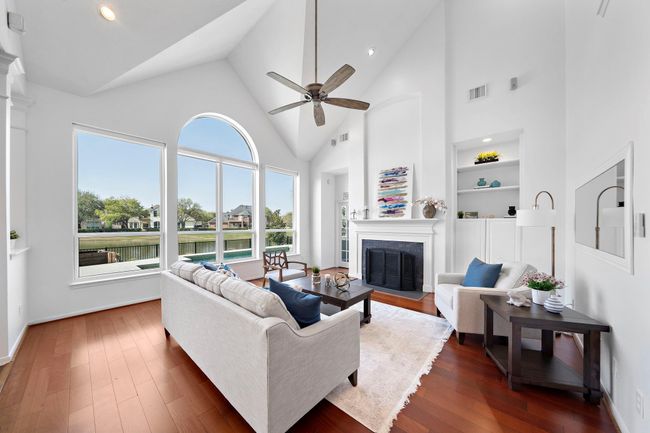 6310 Hidden Crest Way, House other with 5 bedrooms, 4 bathrooms and 2 parking in Sugar Land TX | Image 6