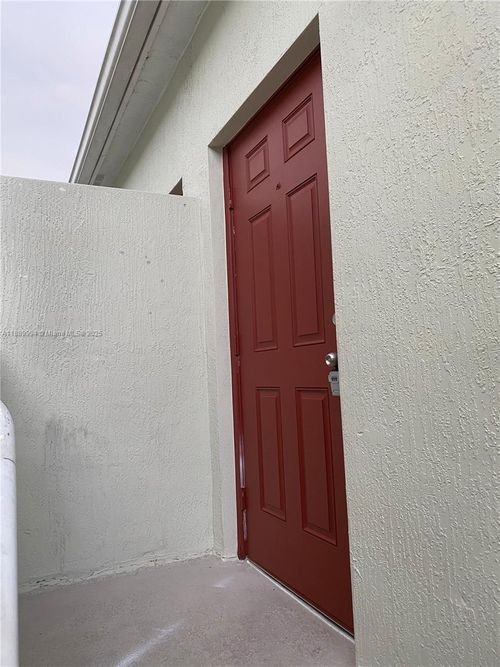 rear-17077 Sw 93rd St, Miami, FL, 33196-4740 | Card Image