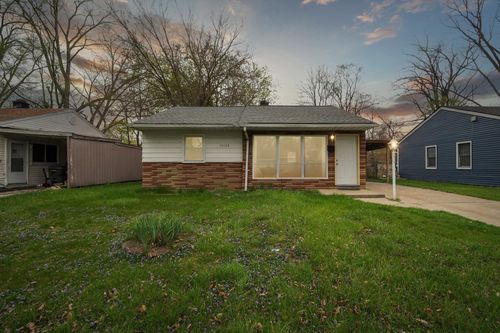 10120 Saratoga St, Oak Park, MI, 48237-3922 | Card Image
