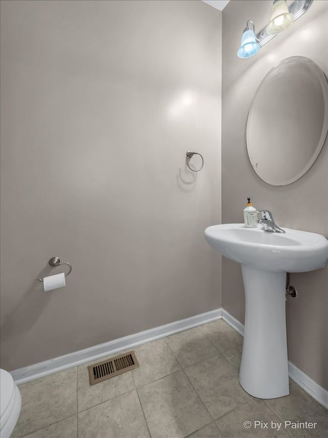 292 Longview Dr, House other with 3 bedrooms, 3 bathrooms and 2 parking in Elgin IL | Image 13