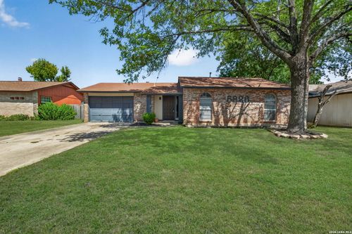 5826 Cliff Walk Dr, San Antonio, TX, 78250-3922 | Card Image