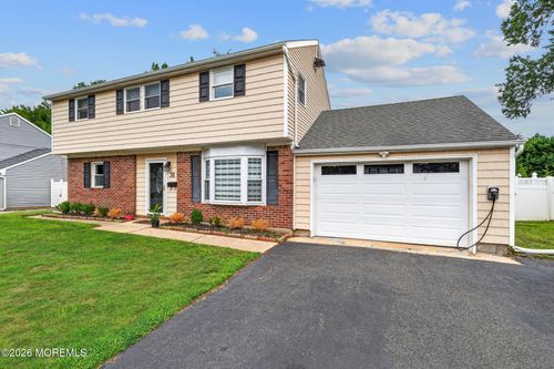 31 Peach Tree Road, Oakhurst, NJ, 07755 | Card Image