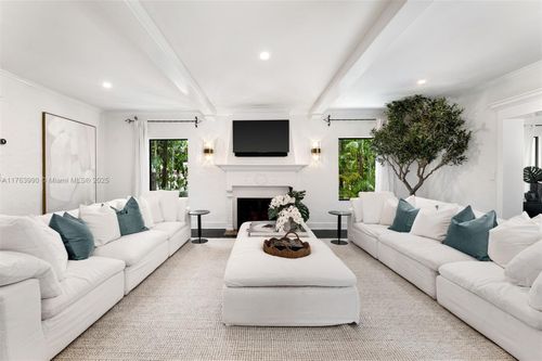 4430 Alton Rd, Miami Beach, FL, 33140-2851 | Card Image