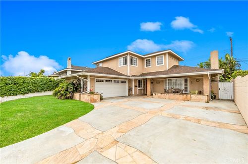 21661 Kaneohe Ln, Huntington Beach, CA, 92646-7823 | Card Image