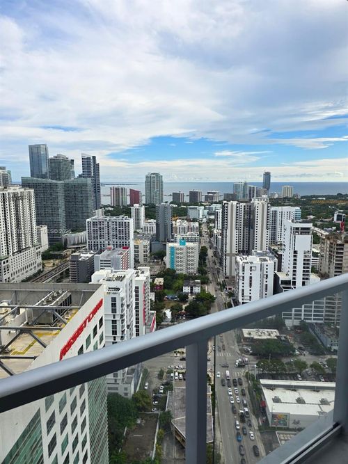 4002-185 Sw 7th St, Miami, FL, 33130-2986 | Card Image