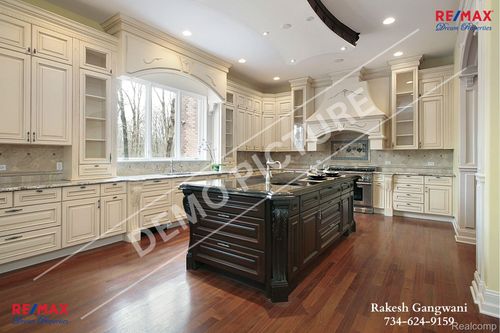 31111 Lahser Rd, Beverly Hills, MI, 48025-3630 | Card Image