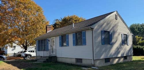 4 Munroe Dr, Plainville, MA, 02762-1108 | Card Image