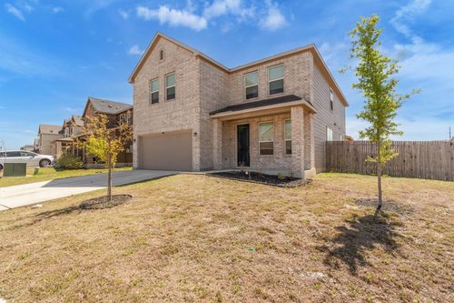 401 Briarfield Dr, Seguin, TX, 78155-3265 | Card Image