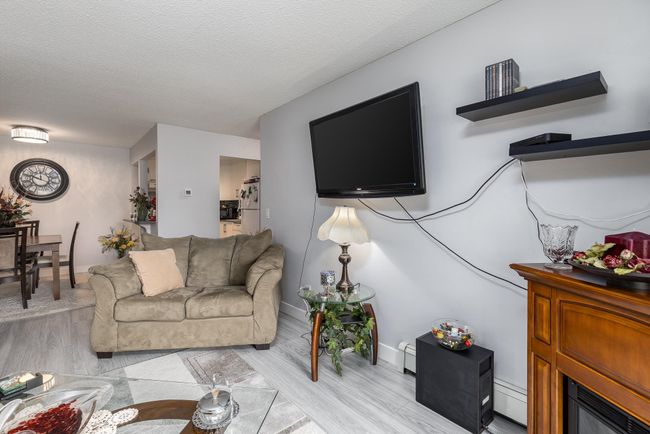 127 - 32850 George Ferguson Way, Condo with 2 bedrooms, 1 bathrooms and 1 parking in Abbotsford BC | Image 8