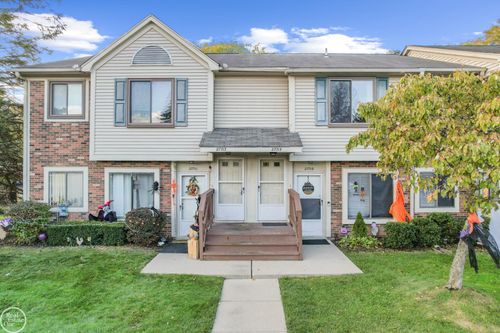 27715 Harrison Woods Ln, Harrison Township, MI, 48045-3548 | Card Image