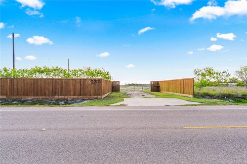 2217 Laguna Shores Rd, Corpus Christi, TX, 78418-2611 | Card Image
