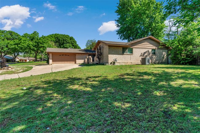 4225 Dawn Dr, House other with 4 bedrooms, 3 bathrooms and null parking in Benbrook TX | Image 4