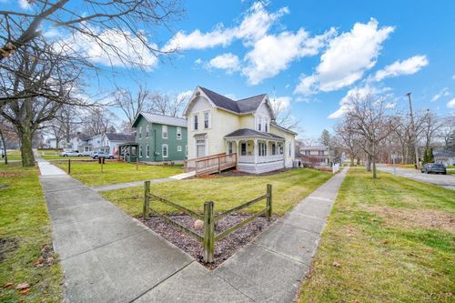 300 Grove St, Hudson, MI, 49247-1214 | Card Image