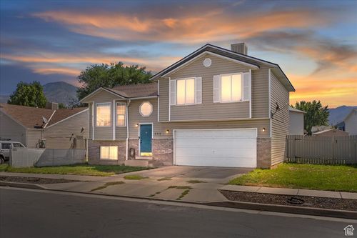 830 Meadow View Dr, Ogden, UT, 84404-8107 | Card Image