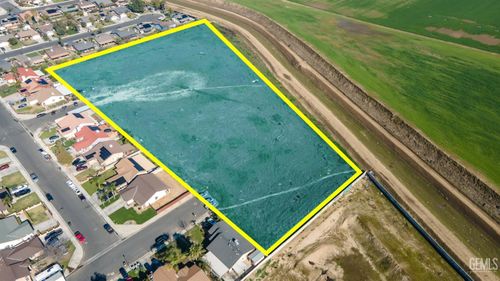 9201 Panama Rd, Lamont, CA, 93241 | Card Image