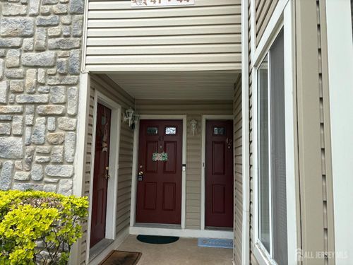 43 Farnham Sq, Parlin, NJ, 08859-2313 | Card Image