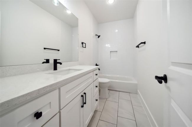 708 Azalea St, House other with 4 bedrooms, 2 bathrooms and 2 parking in Prairie View TX | Image 24