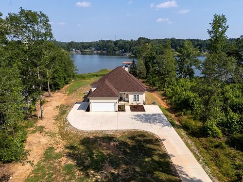 114 Long Point Rd, Hodges, SC, 29653-9098 | Card Image