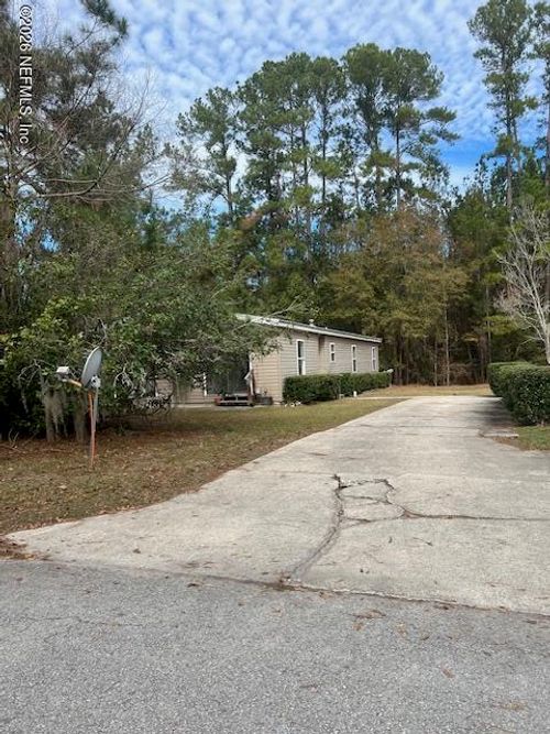 995 Southern Villa Dr, Starke, FL, 32091-1469 | Card Image