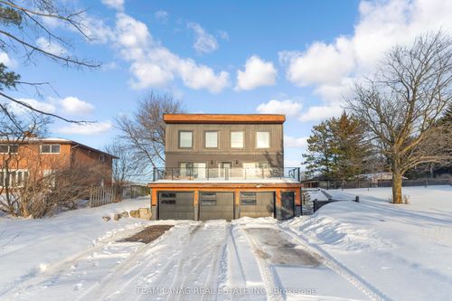 11561 Russell Rd, Port Perry, ON, L9L1B3 | Card Image