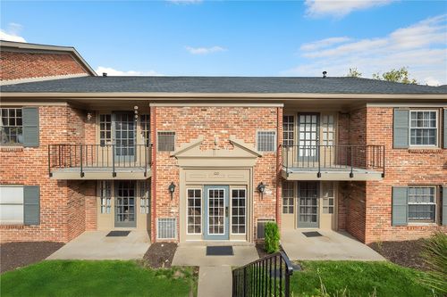 apt-j-1010 Chatham Park Dr, Pittsburgh, PA, 15216-1048 | Card Image