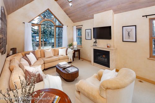 333 W Hopkins Ave, Aspen, CO, 81611-1601 | Card Image