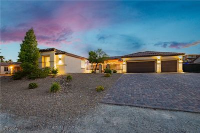 4729 N Park Street, House other with 6 bedrooms, 4 bathrooms and null parking in Las Vegas NV | Image 2