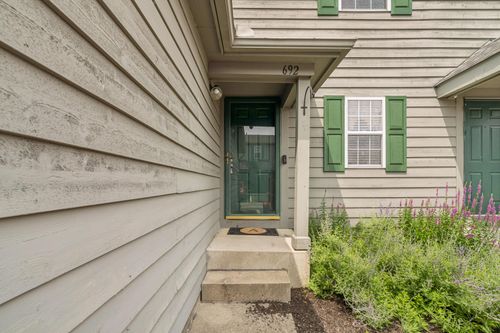 692 Parkbluff Way, Lewis Center, OH, 43035-9598 | Card Image