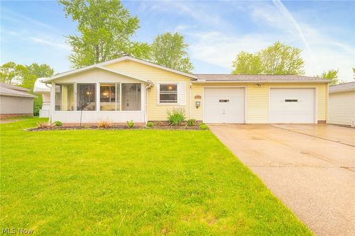 1854 Drenik Dr, Wickliffe, OH, 44092-1512 | Card Image