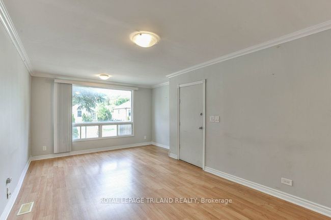 10 Linwood St, Home with 4 bedrooms, 2 bathrooms and 3 parking in London ON | Image 5