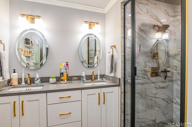 Master Bathroom | Image 29