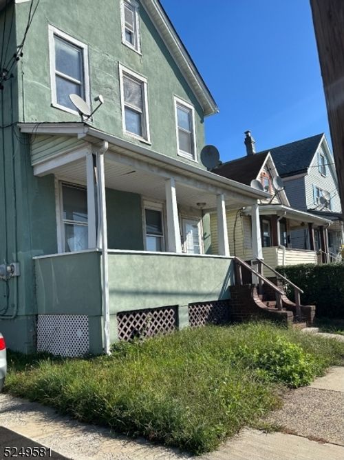 20 Randolph St, Carteret, NJ, 07008-3012 | Card Image