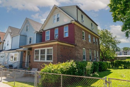 304 Lockwood Ave, New Rochelle, NY, 10801-4893 | Card Image