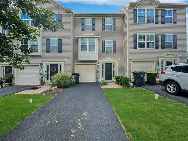 Sparrow Way, Breinigsville, PA 18031