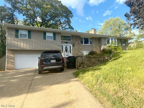 83 Watson Ln, Belpre, OH, 45714-8004 | Card Image