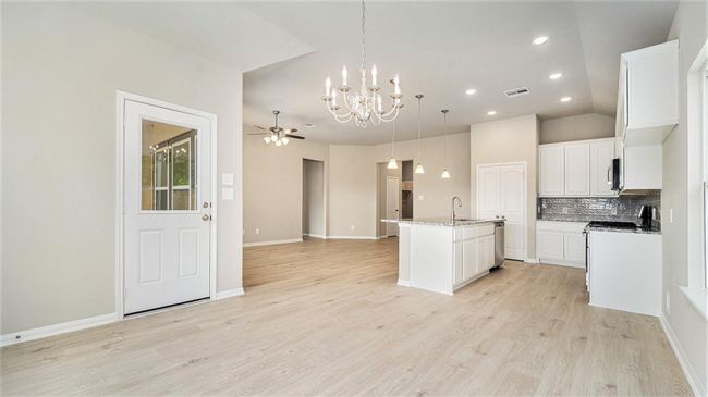 855 Waukegan Rd, House other with 4 bedrooms, 2 bathrooms and 2 parking in Conroe TX | Image 9