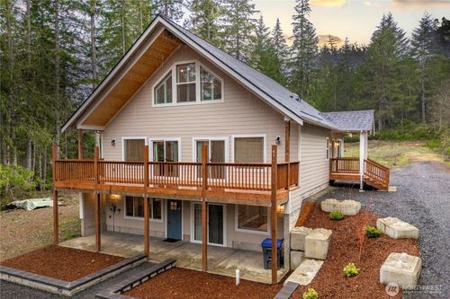 41 E Coon Dr N, Belfair, WA, 98528-9197 | Card Image