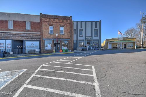 208 Town Square St, Glade Spring, VA, 24340-2924 | Card Image