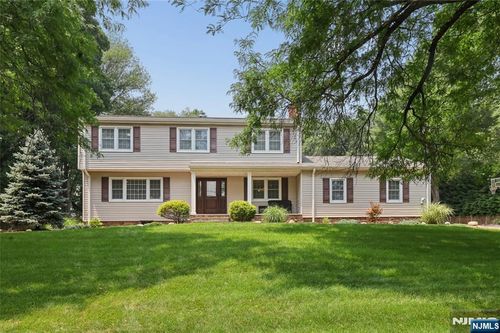 53 Van Blarcom Ln, Wyckoff, NJ, 07481-3443 | Card Image