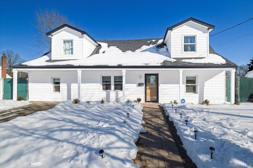 2125 North Dr, Seaford, NY, 11783-2237 | Card Image